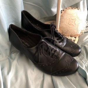 Vintage Style Comfort Plus Predictions Shoes